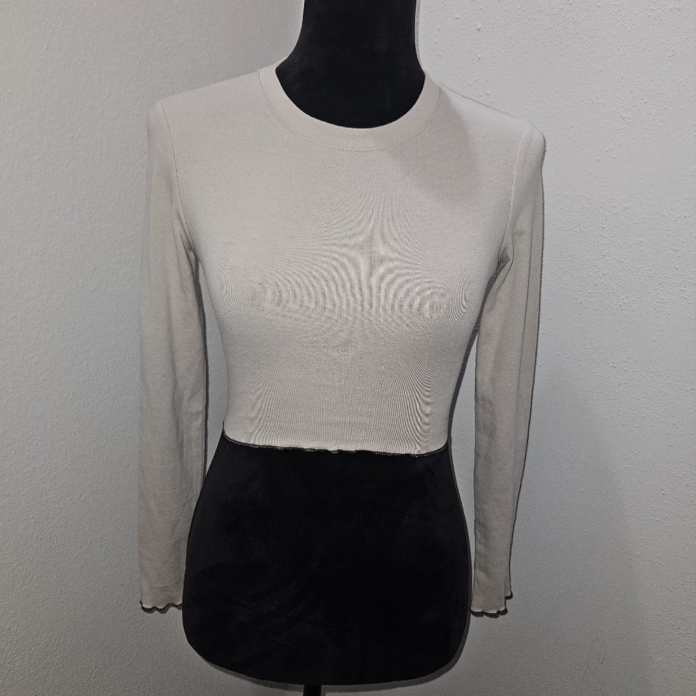 Long sleeve cropped tee